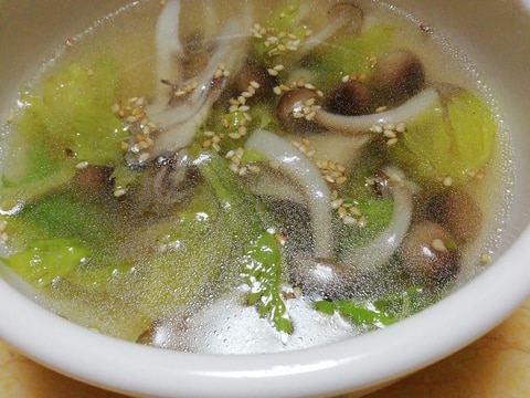 きのことセロリ葉の中華スープ